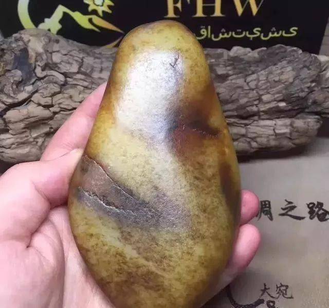 水草沁,钉子纹,识别籽料小技巧!_和田玉_纹理_玩家