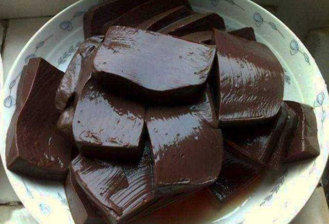 屎是黑的是怎么回事吃了猪血 402fc63e686245d1ace6ed9e087b4b64.jpeg