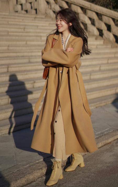 高跟鞋怎么搭配衣服才有气场 82ad7fbbc7d14b8ea4b84b13aa12ee0b.jpeg