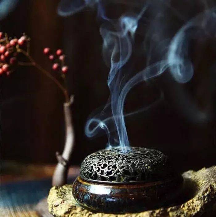 精明不如厚道，计较不如坦诚，强势不如和善。_左宗棠_生活_观点