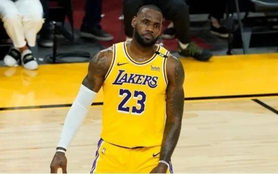 鮑比|格蘭特=塔克+納恩+27年首輪