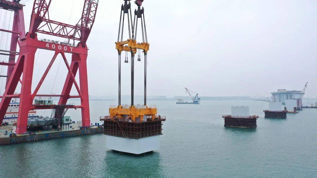 卧龙初现厦门二通道a3标全部下节墩台安装完成