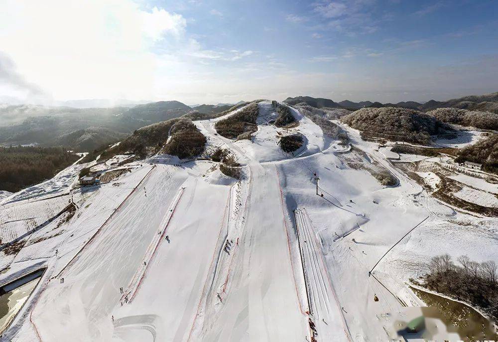 绿葱坡雪地电音节即将劲爆启动,滑雪场高级赛道已正式对外开放!
