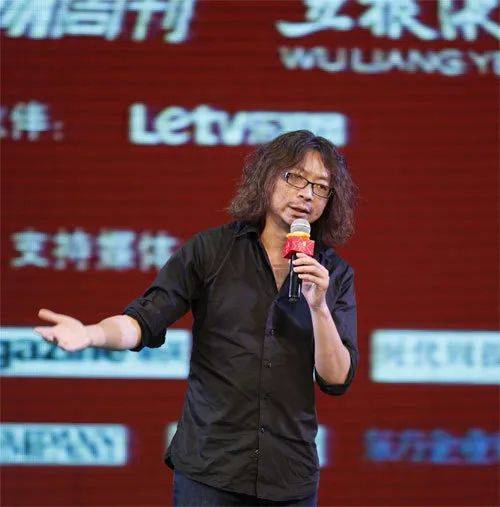 阅历|5年了,再也没人说他油腻了