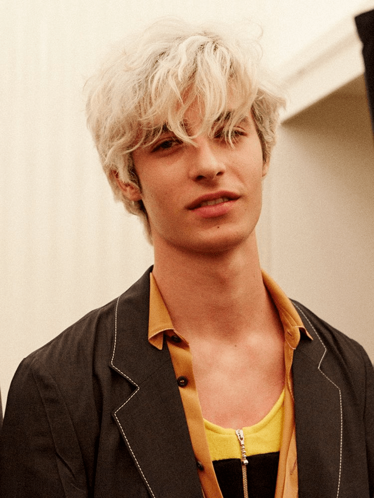 西班牙国草竟是他97年当红男模银发少年造型太惊艳