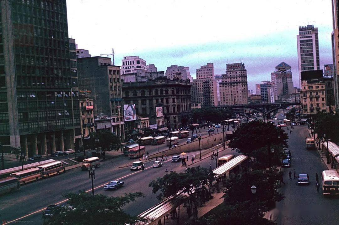 上世纪60年代初期国外大城市的街景