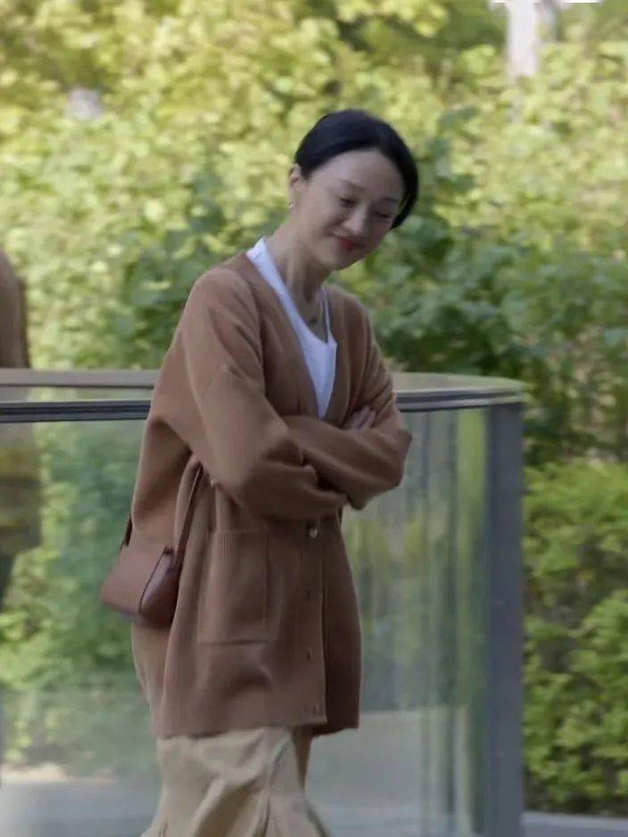 中年人|打开小敏家的衣橱，里头全是“断货王”