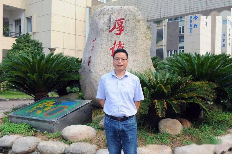 教育|“让自主教育唤醒学生内驱力”:走过3所乡镇中学的校长在课改中坚持行与思