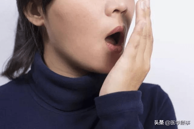 感觉嘴里发苦是怎么回事？读懂嘴巴里的3个健康秘密