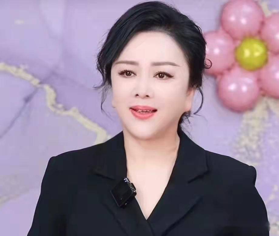 《水浒传》孙二娘演员曝近况,高颜值身材好,53岁单身憧憬爱情_梁丽