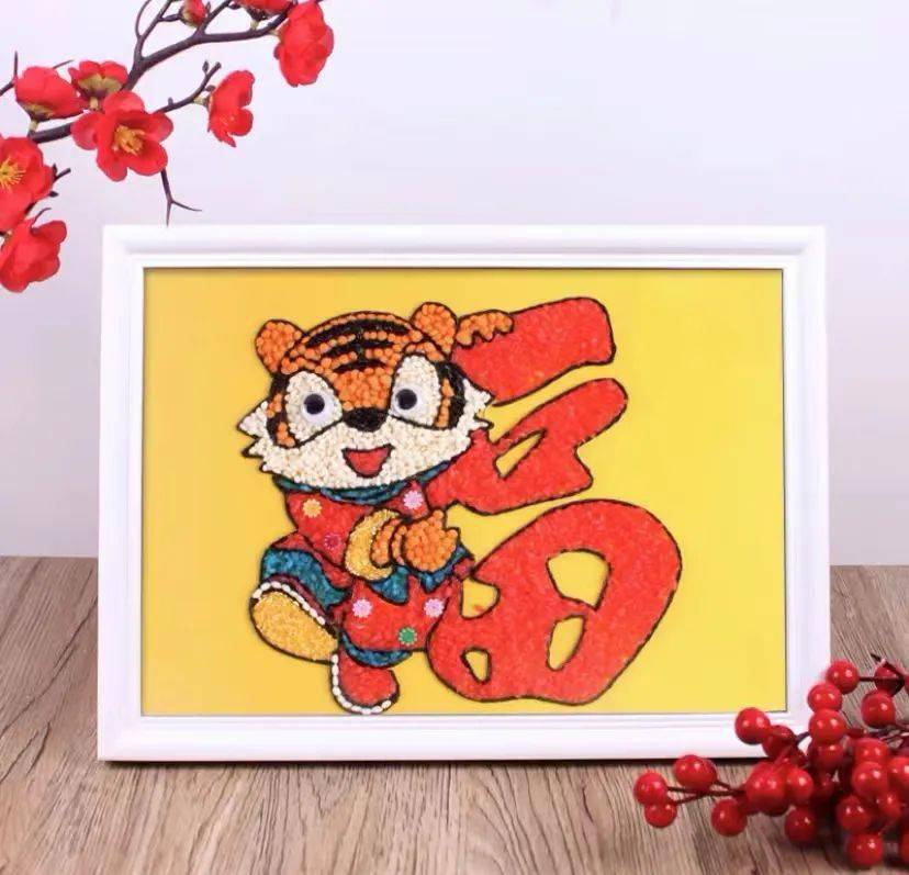活动内容:手工粮 送吉祥——制虎年腊八豆拼画活动时间:2022年1月9日