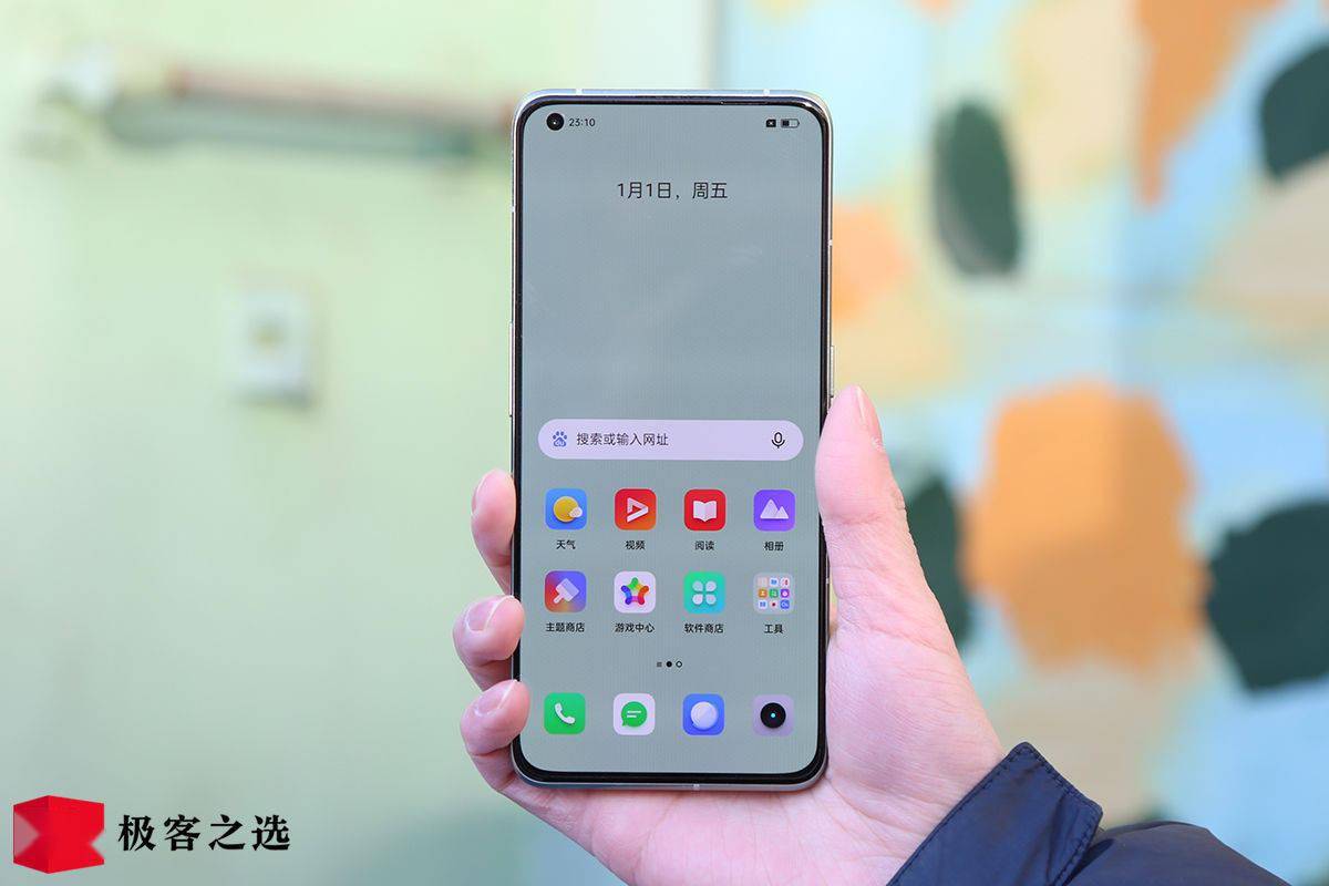 玩家|真我 GT2 Pro 体验：大师设计的「纸」后盖，2K 直屏玩家之选
