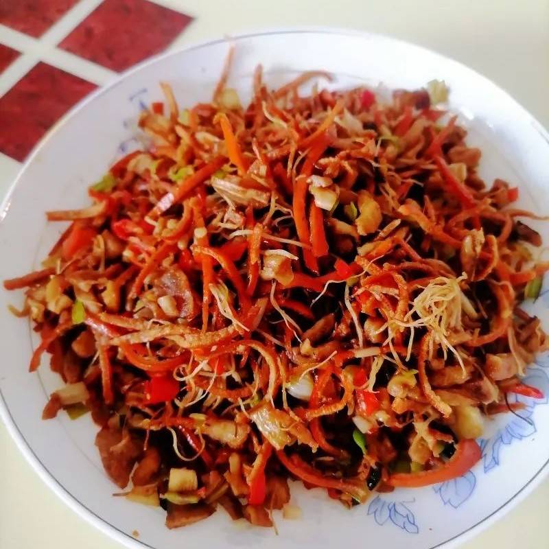 【快乐厨房】下饭桔子皮_版权_蒜苗_肥肉