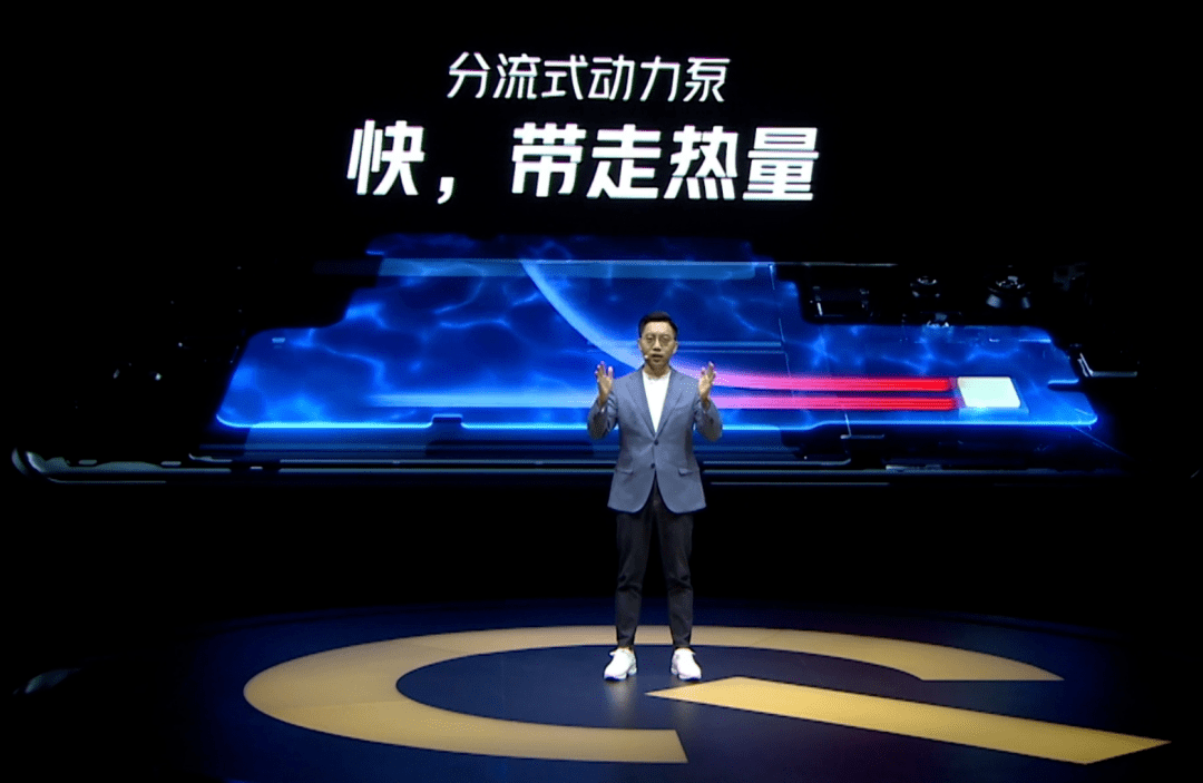 参数|蓝厂今天发布了iQOO 9系列，除了贵点我觉得没啥毛病。。。