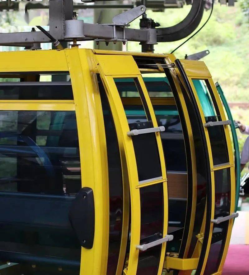 这里到了周末,求水山游乐场变成孩子们的专场.