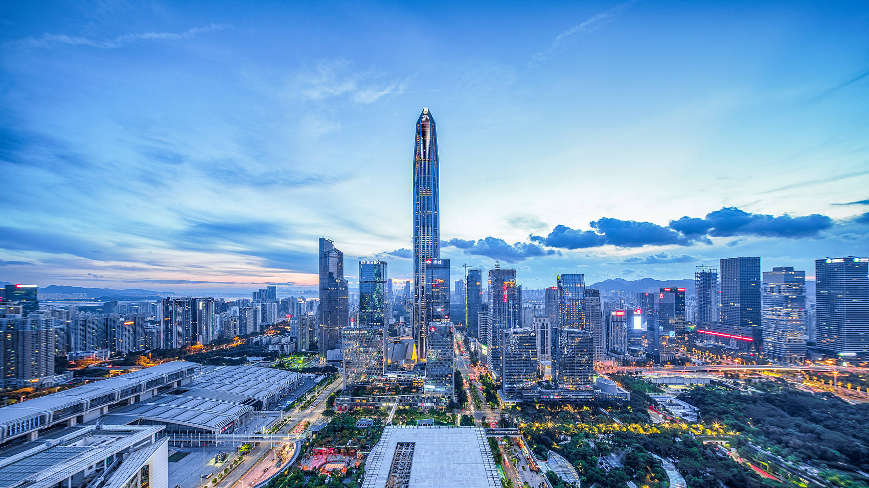 深圳置业新动态：选择与成长的双重奏