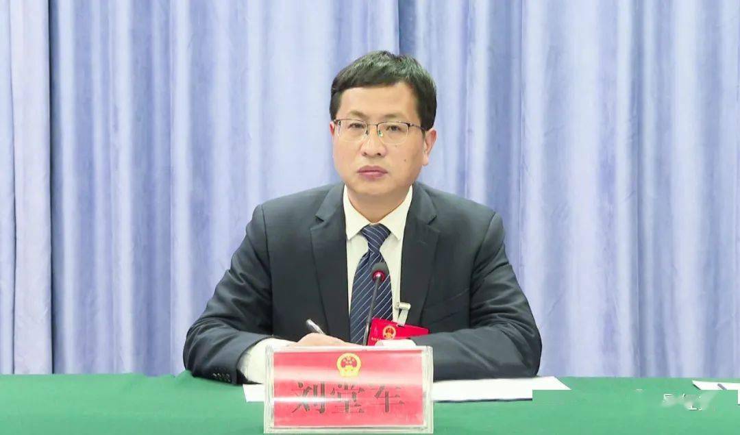 刘堂军表示《黄冈市人民政府工作报告》政治站位高,符合黄冈实情,目标