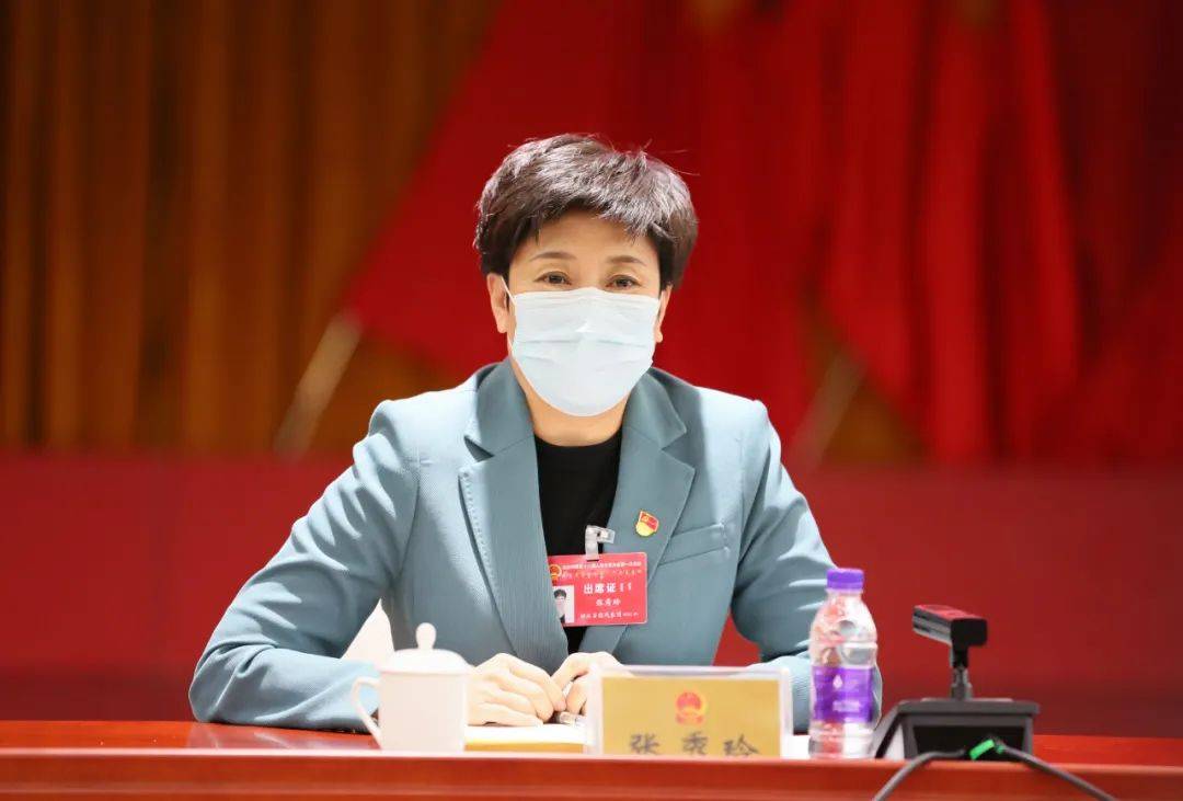 达拉特旗第十八届人民代表大会第一次会议隆重开幕