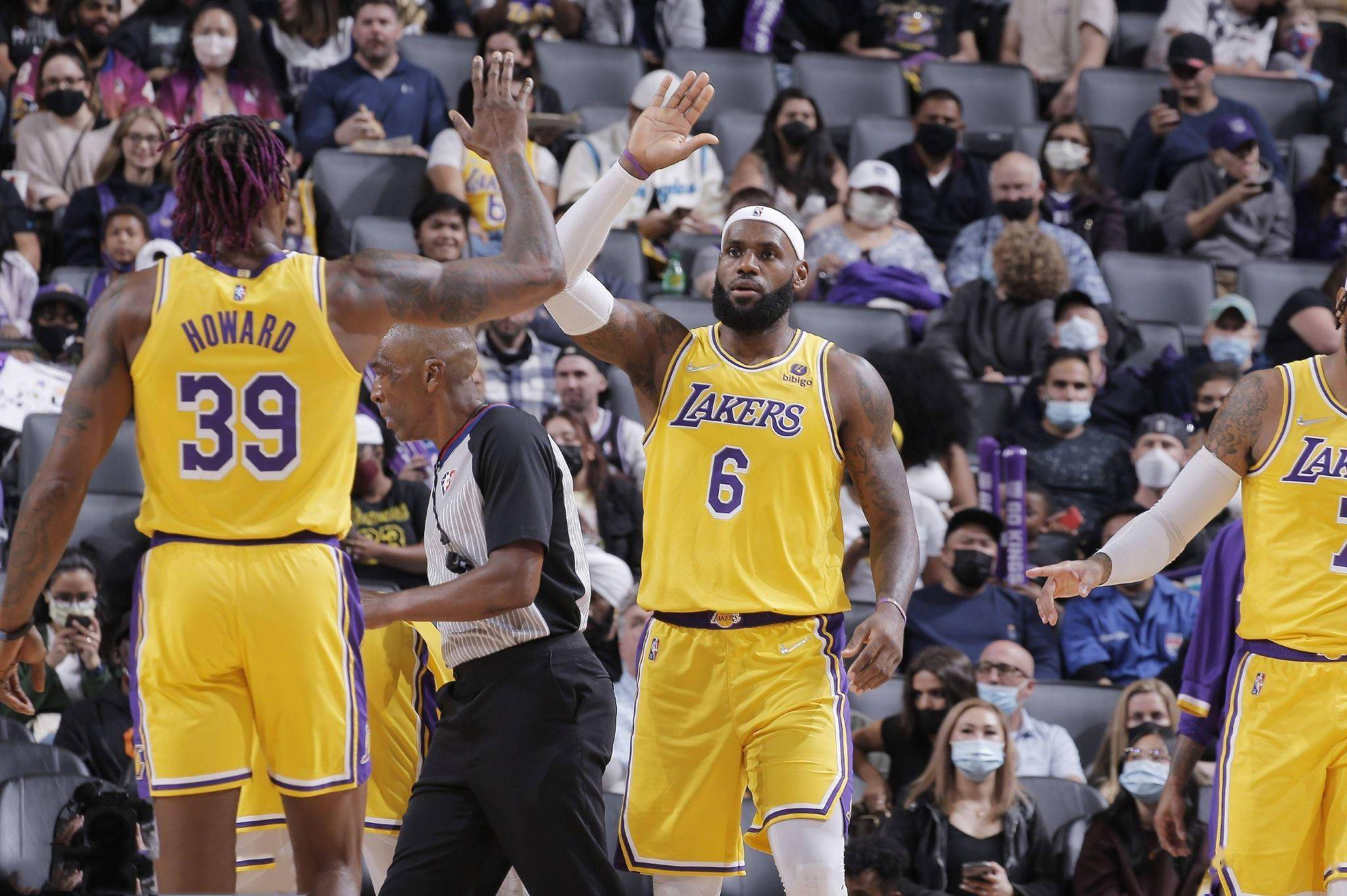 湖人挖宝小浓眉救火10天打服所有人奇兵不仰仗詹姆斯