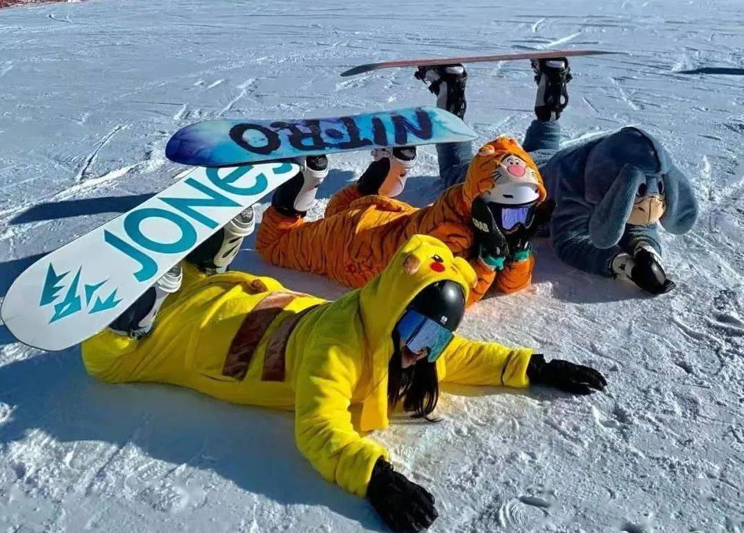 雷竞技RAYBET旅业漫读 滑雪成为“掏空”年轻人的奢侈活动(图2)