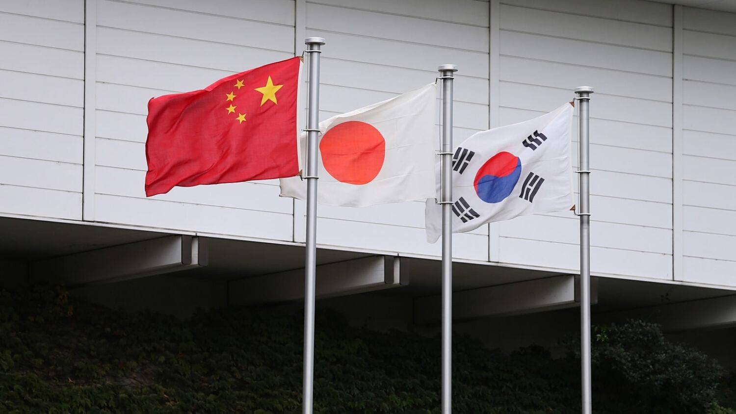 日本和韩国是中国在新一年实现外交突破的重要方向