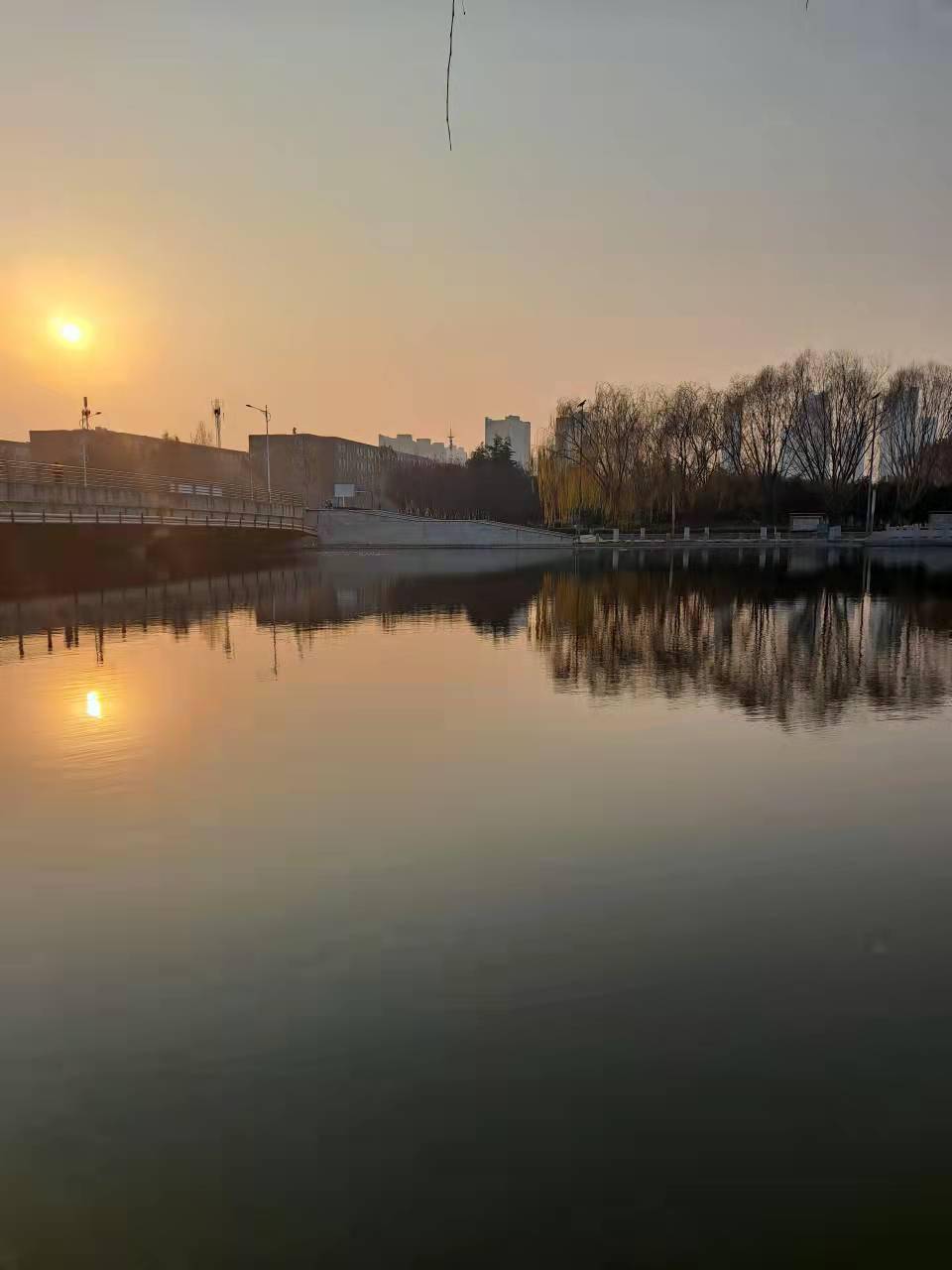 图集郑州西四环须水河边