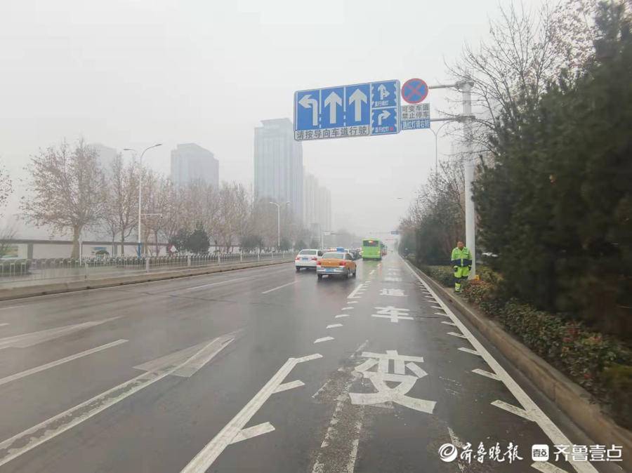 泰安首条直右可变车道10日起试行