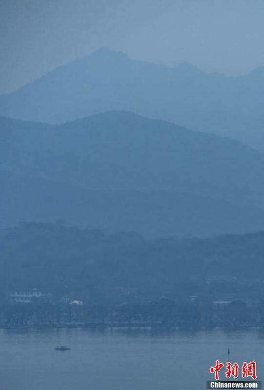 西湖|浙江杭州阴雨天气 城市景观缥缈如画