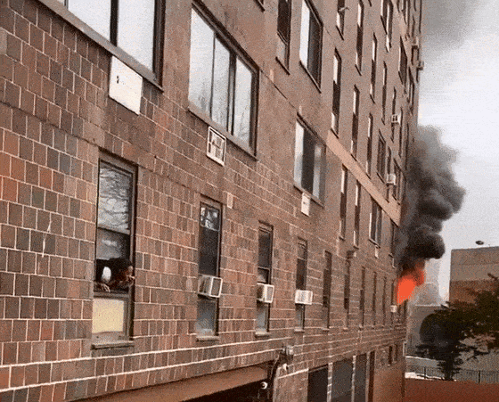 电暖器引发纽约30年来最严重火灾！_19死63伤