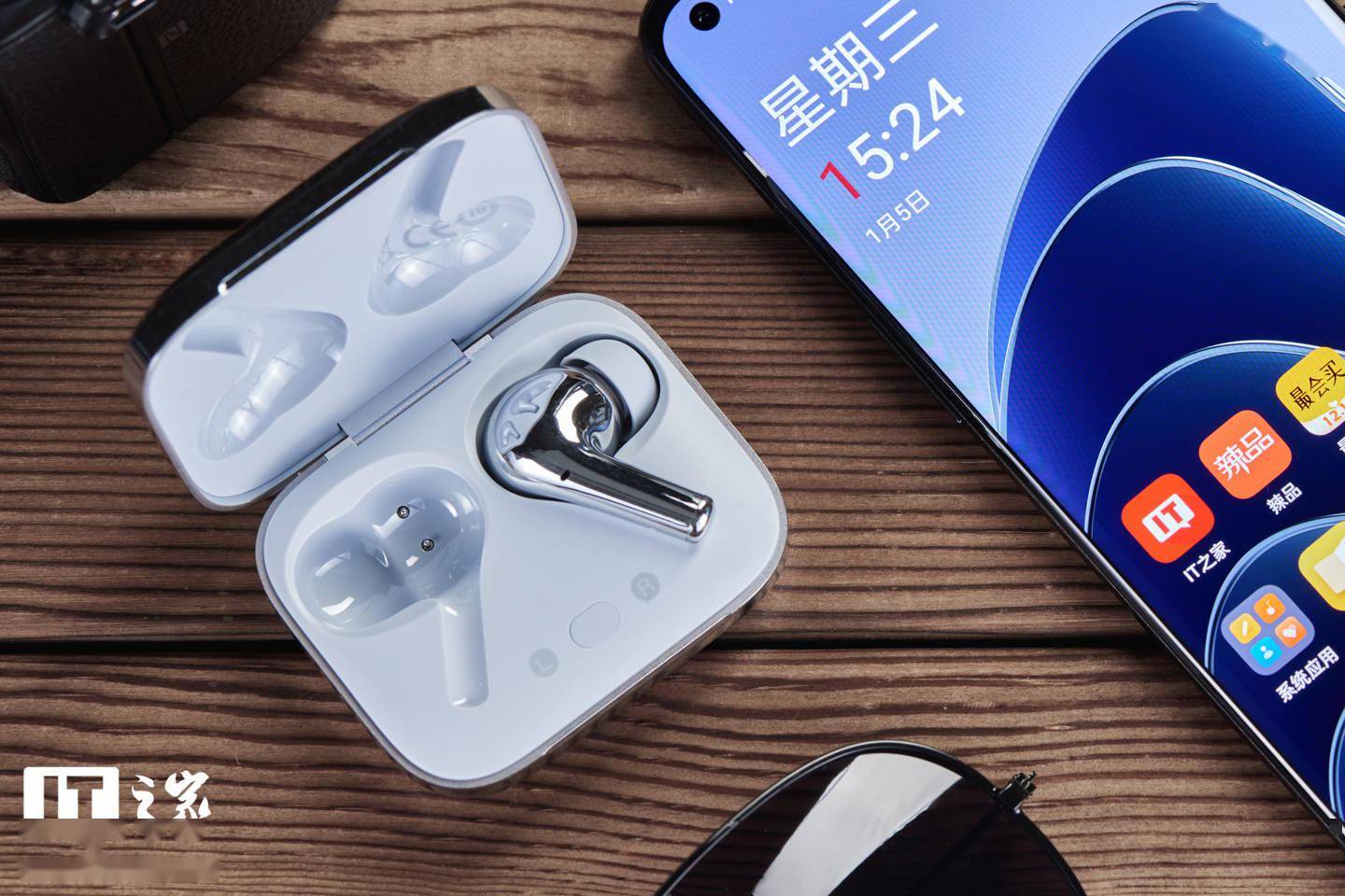 Pro|【IT之家开箱】一加 Buds Pro 秘银配色图赏