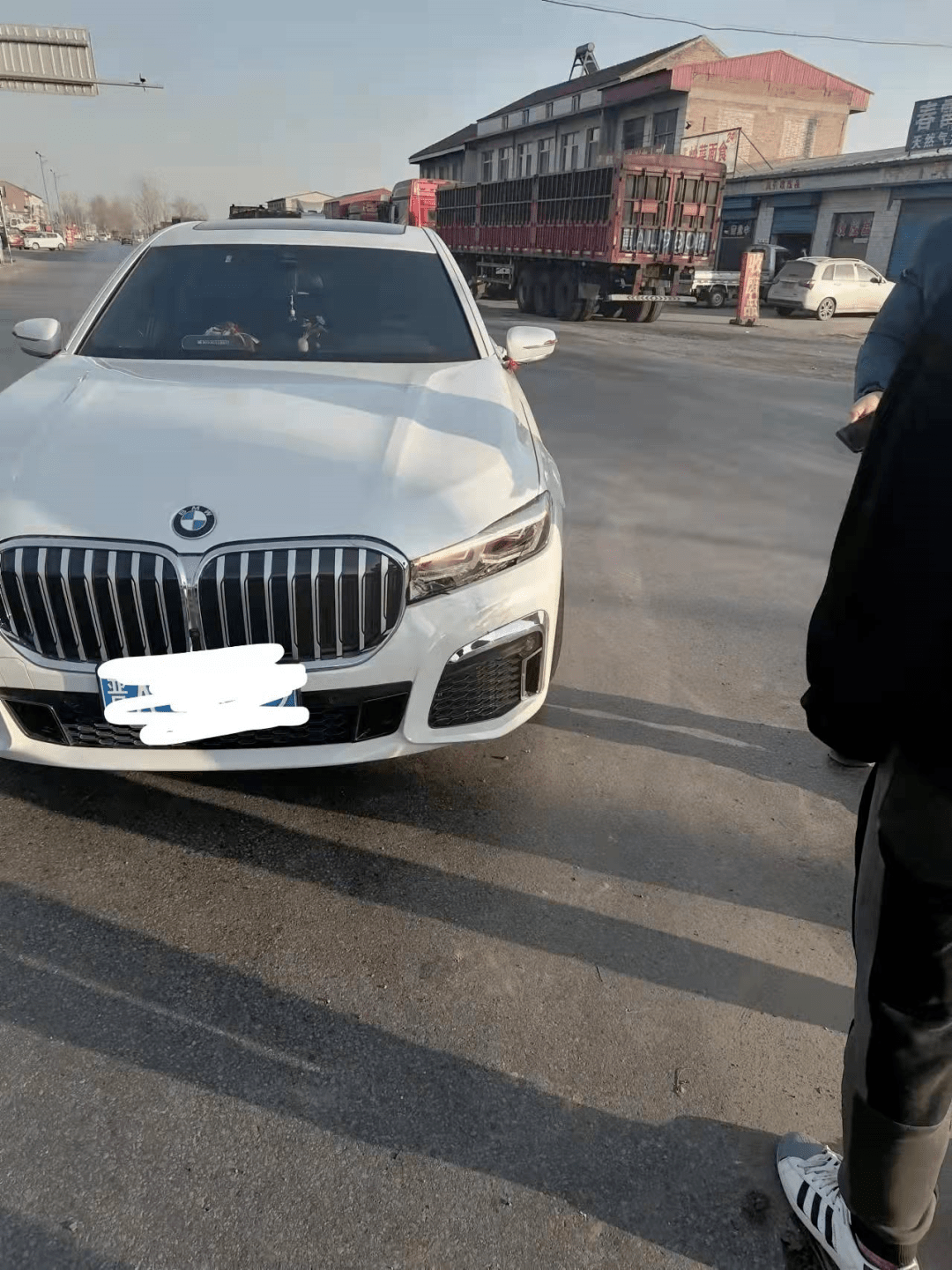 清徐车祸现场安全气囊都撞出来了