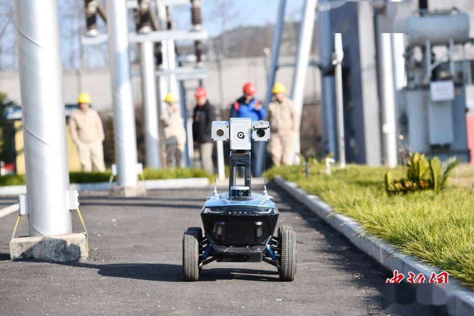 凉山|四川凉山500千伏变电站用智能机器人作业