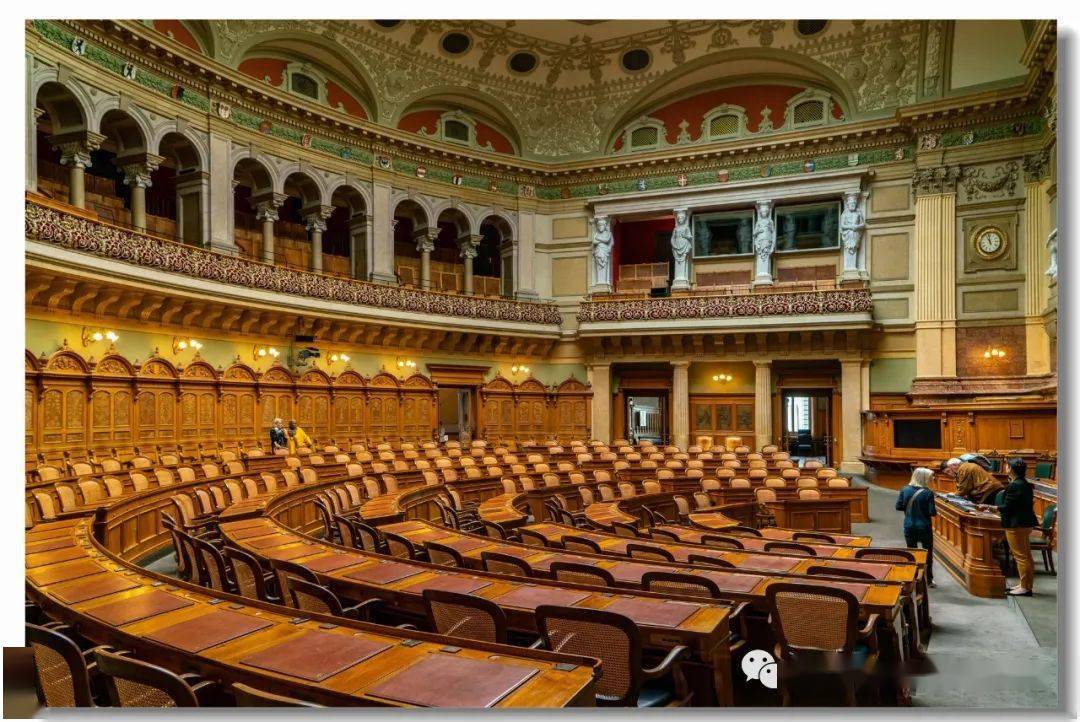 伯尔尼和开放的瑞士联邦议会大厦瑞士风光之二