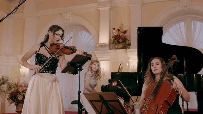 皮亚佐拉最著名的作品之列,其中最著名的三首冠名为《天使组曲》于