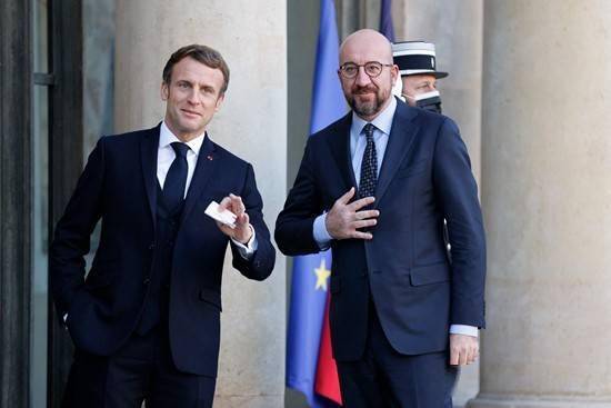 马克龙祭出“宫心计” 法国大选形势微妙影响大国关系