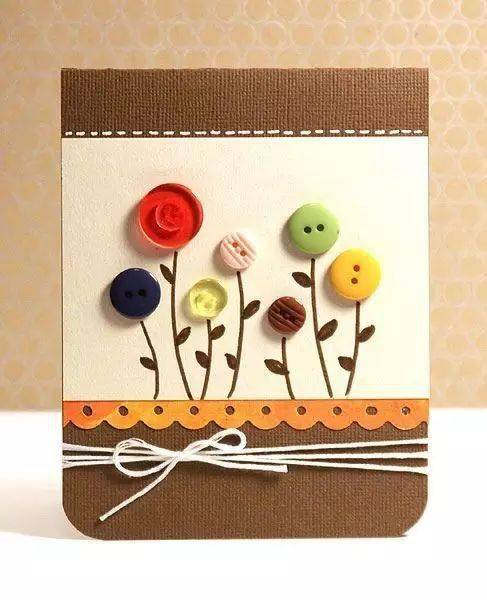 小纽扣有大作用~除了扣住衣服之外,漂亮的纽扣还可以用来做纽扣画和