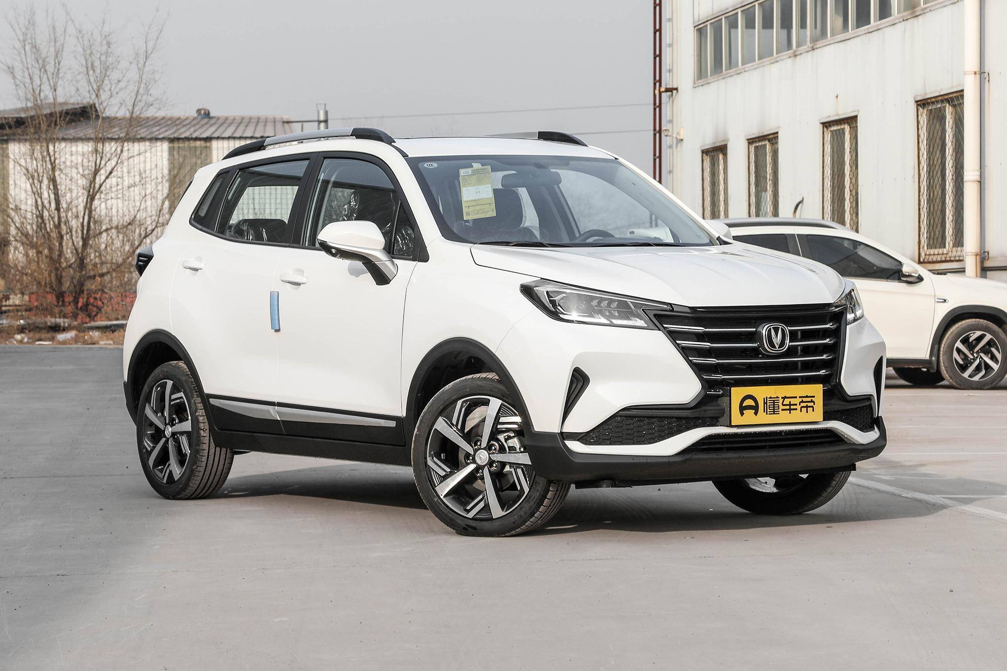 长安CS15：要实惠还得买国产SUV，油耗不高还漂亮，你看咋样？_搜狐汽车_搜狐网