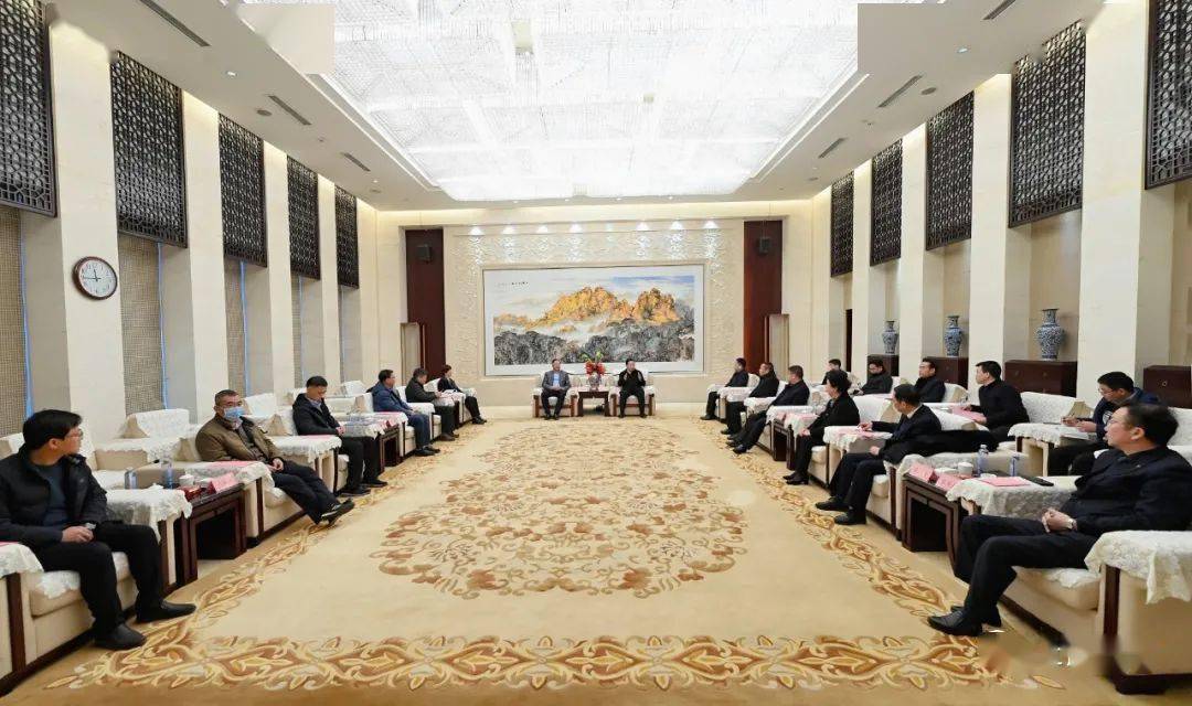 陈云会见彩虹集团董事长司云聪