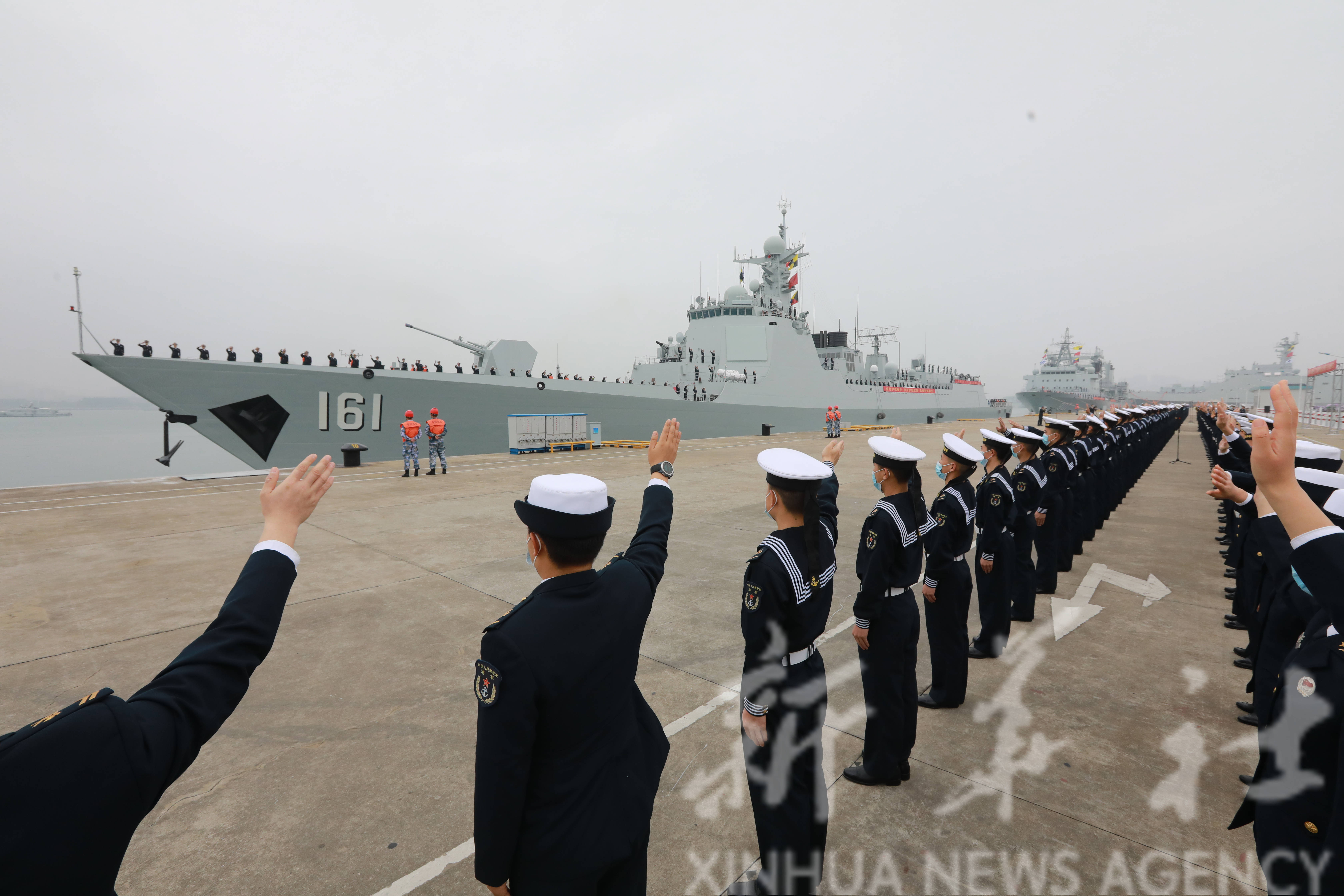 中国海军第40批护航编队起航奔赴亚丁湾