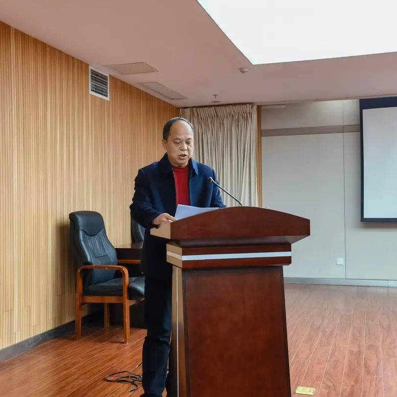 东湖区副区长,禁燃领导小组组长,公安分局局长洪龙出席会议并讲话