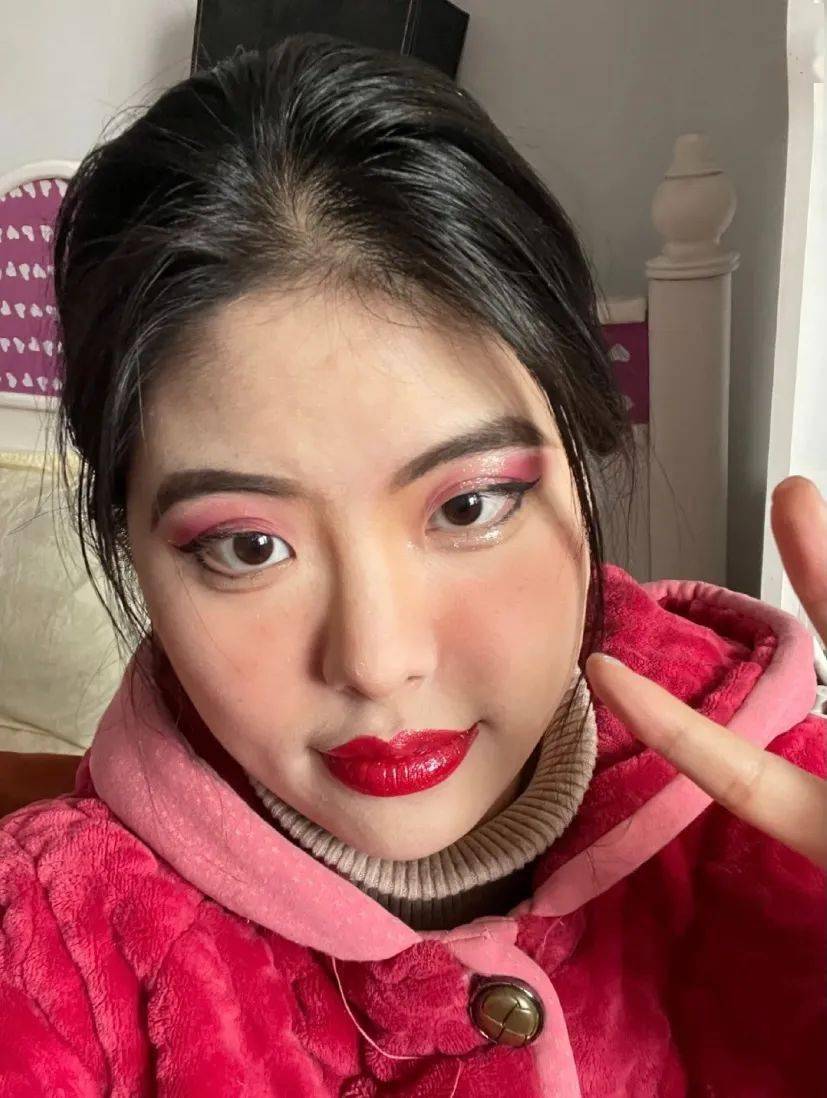现实美妆博主回归现实，「换头术」到底是真是假？