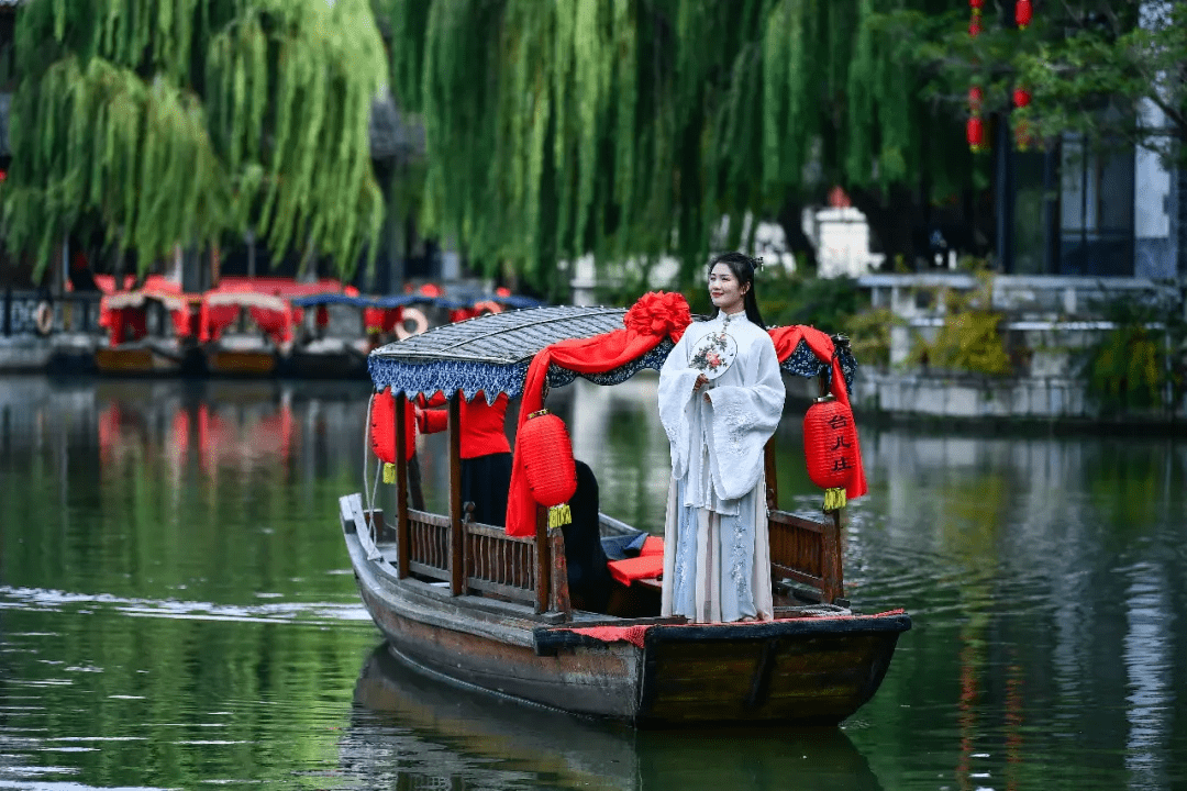 古城旅行管家小蜜蜂所有人春节旅游总有一款适合您