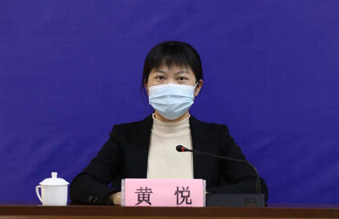 黄悦17:02崇左市委宣传部副部长,市政府新闻办主任(兼)黄悦主持人