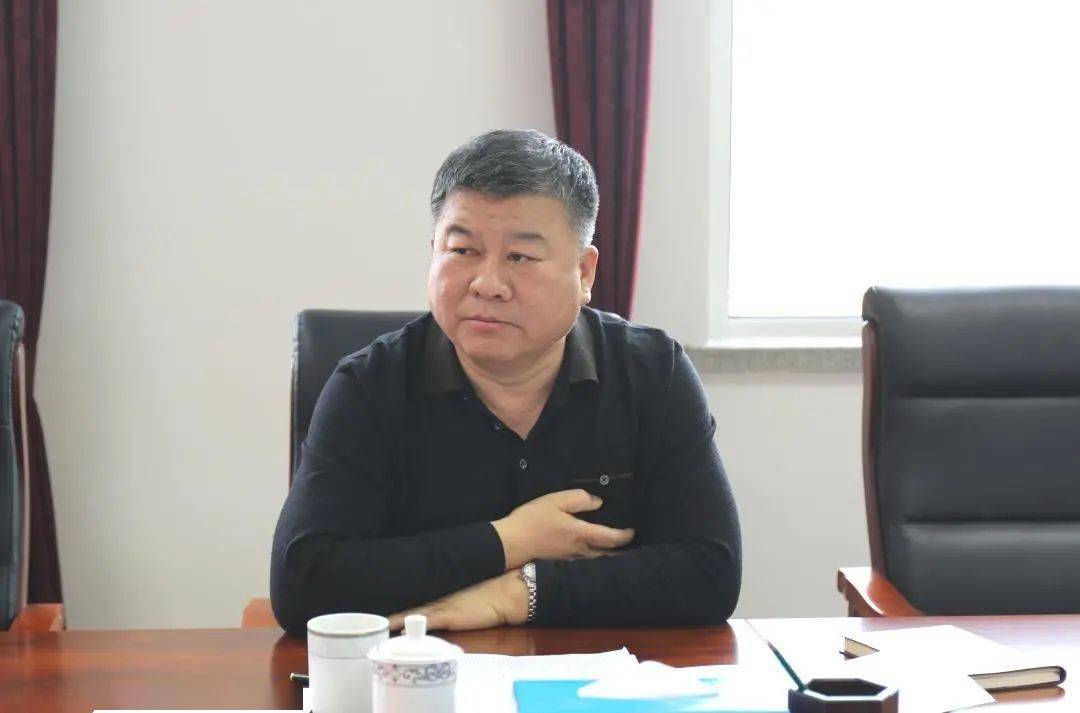 会上,镇环保科科长张贵成汇报2021年西集镇空气质量保障工作成果,分析