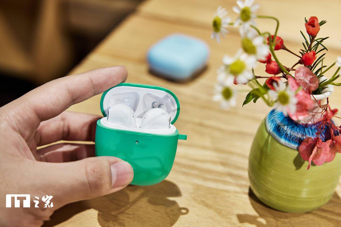 【IT之家开箱】努比亚新音C1真无线耳机图赏：清新雅致，小巧够用