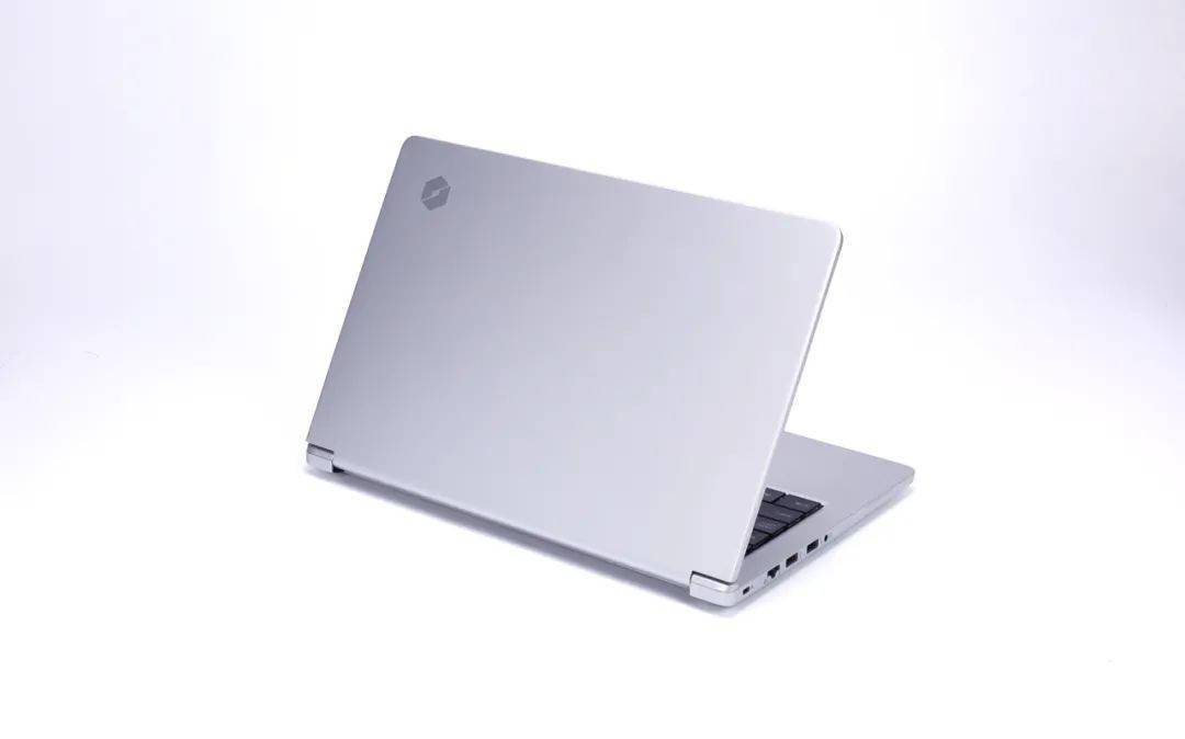 首发 3999 元，机械革命无界 14 锐龙版发布，独占 AMD R5 5560U