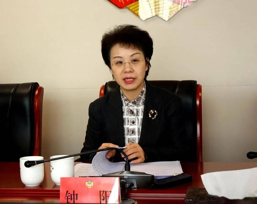 钟阳赴州政协征求政府工作报告意见建议