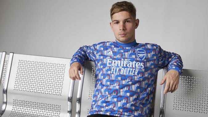 阿森纳|阿森纳推出新系列赛前热身球衣，灵感来自伦敦地铁座椅