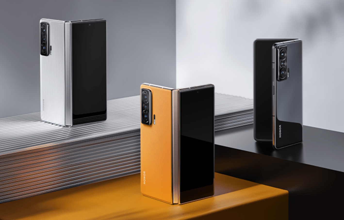 Magic|折叠屏手机两重天：荣耀溢价6000元抢破头，小米腰斩无人问