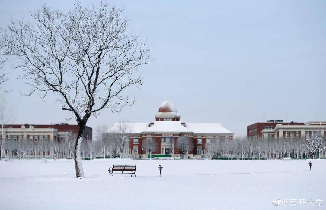 内蒙古大学雪景图片